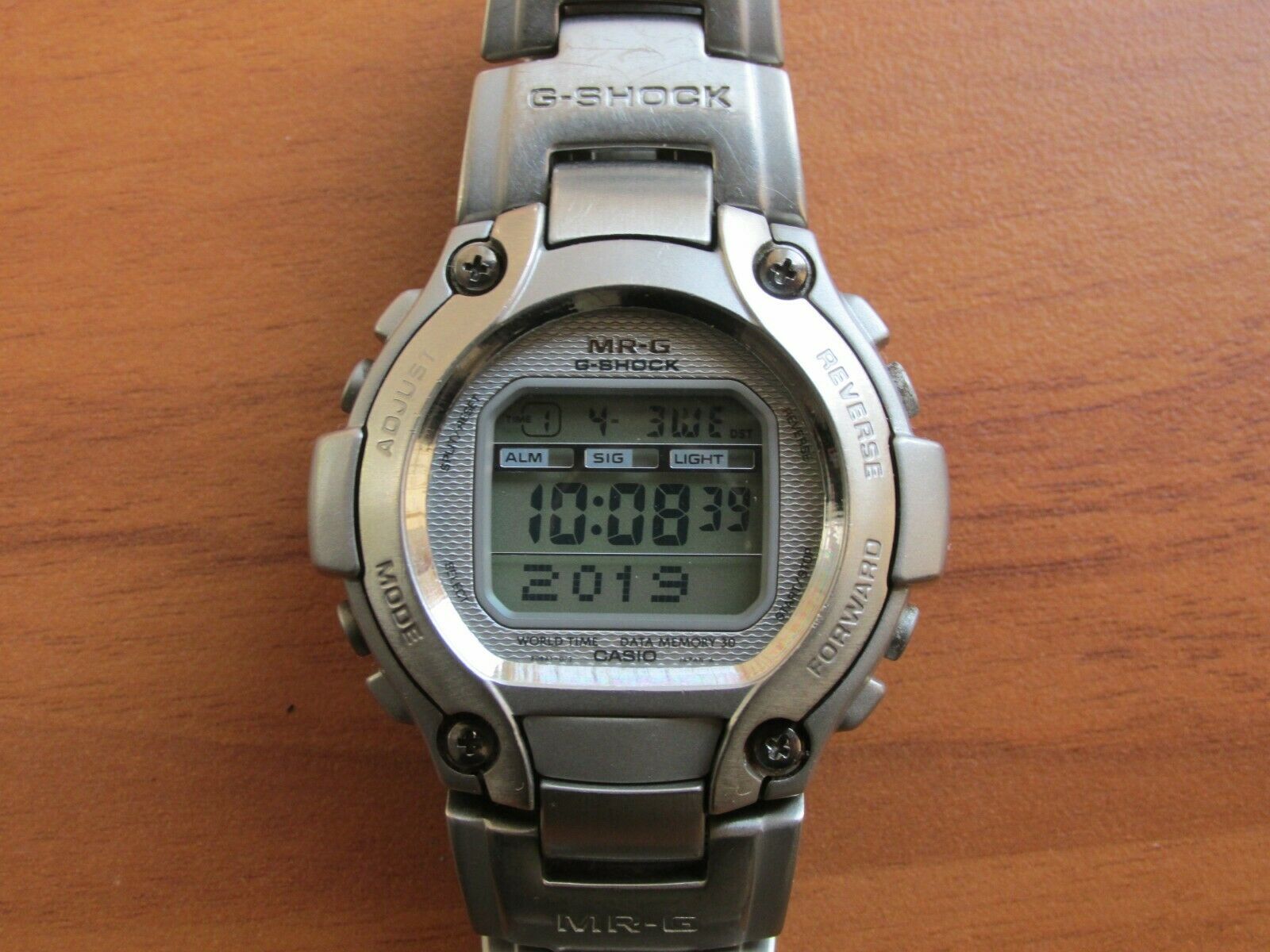 VINTAGE CASIO MR-G MRG-220T G-SHOCK TITANIUM DATA MEMORY 20 BAR
