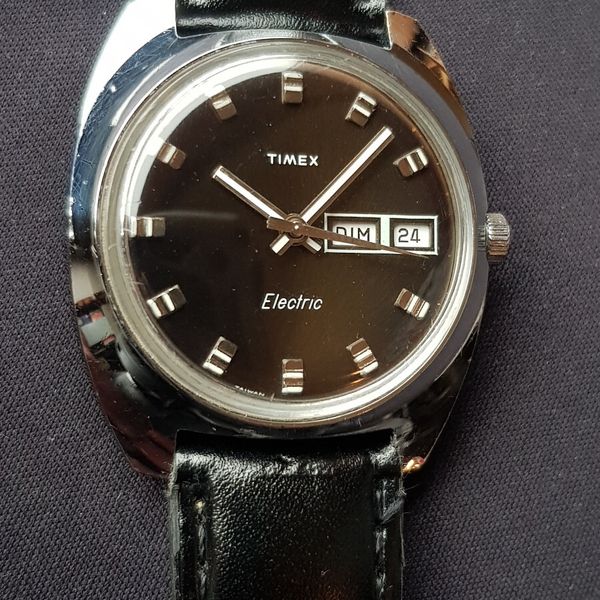 Montre Vintage Timex Électrique Plaqué Or - Pour Pièces Ou Réparation, Non Testée