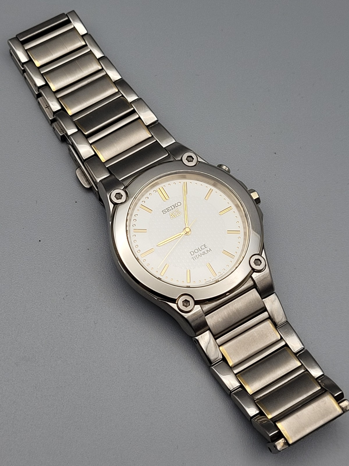 SEIKO DOLCE AGS KINETIC TITANIUM ALLOY 1990 GERALD GENTA STYLE 