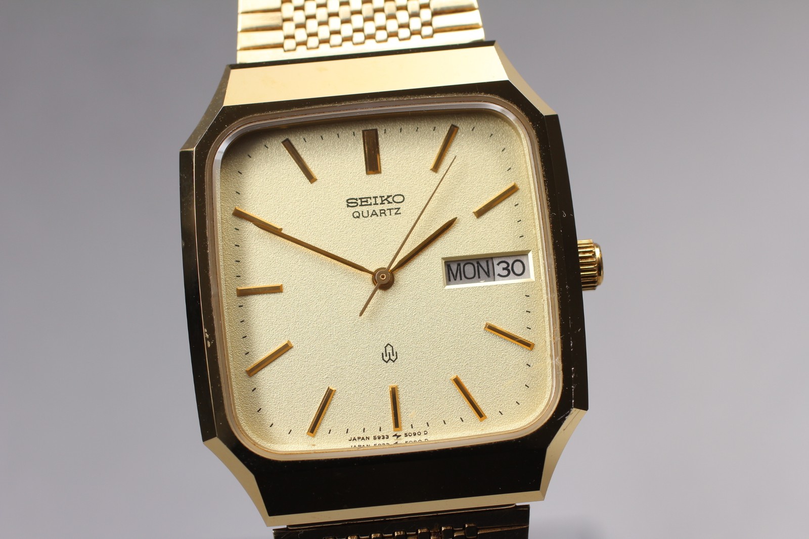 Near MINT] 1982 Vintage Seiko SEAGULL 5933-5080 Gold Quartz Mens