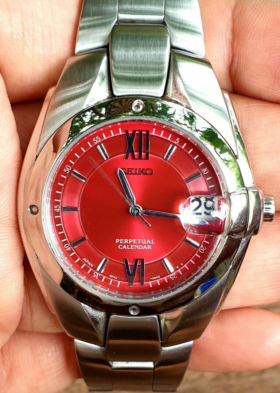 Seiko Perpetual Calendar 8F32-005A Red Dial Mens October 1998