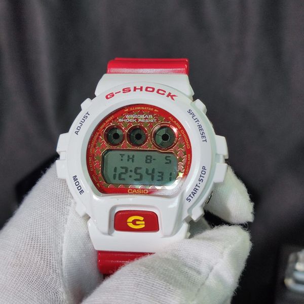 G-SHOCK DW-6900 ホワイト/レッド BUY Casio G-Shock Matt All-White Monotone Digital Watch DW