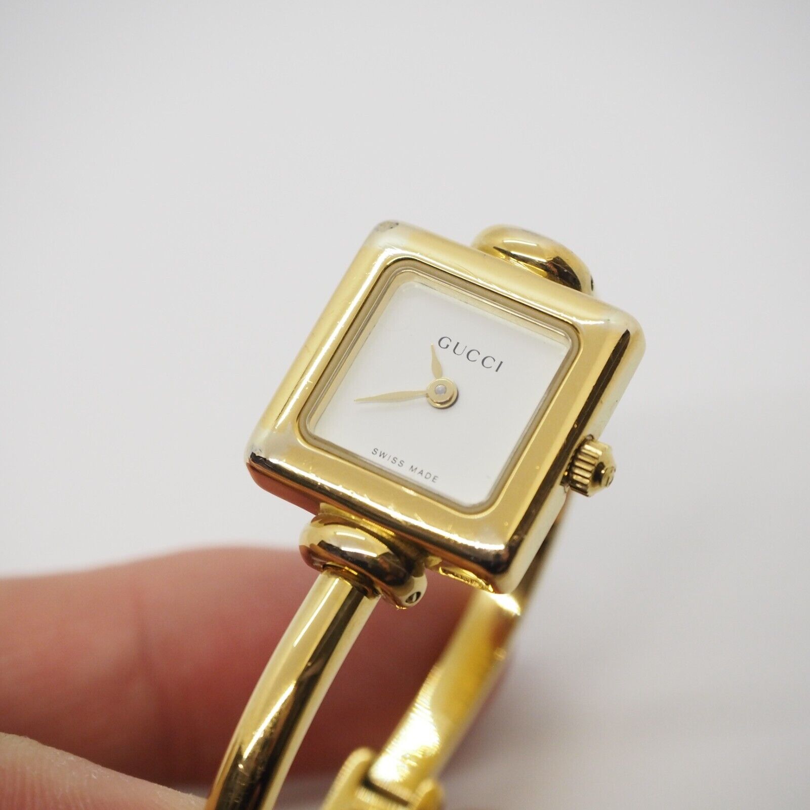 Gucci 1900l 2024 gold watch price