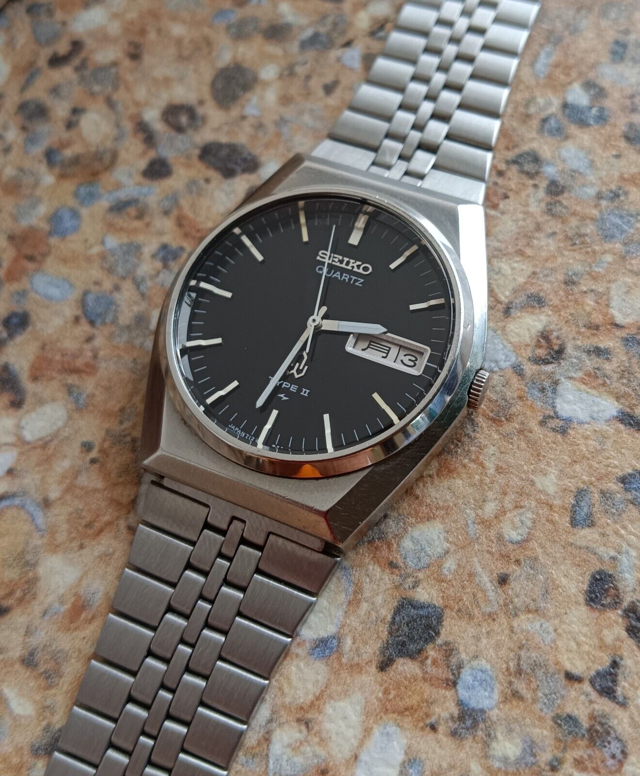 Vintage Seiko Quartz Type II JDM 7123 7010 October 1978 Kanji | WatchCharts