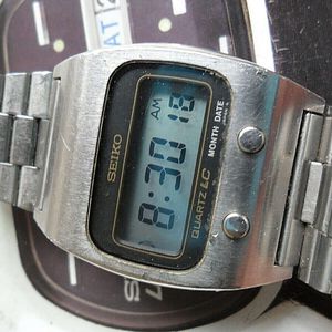 Vintage Men's Seiko Digital LCD Quartz LC Watch 0439-5007 w/ Original Band  Runs | WatchCharts