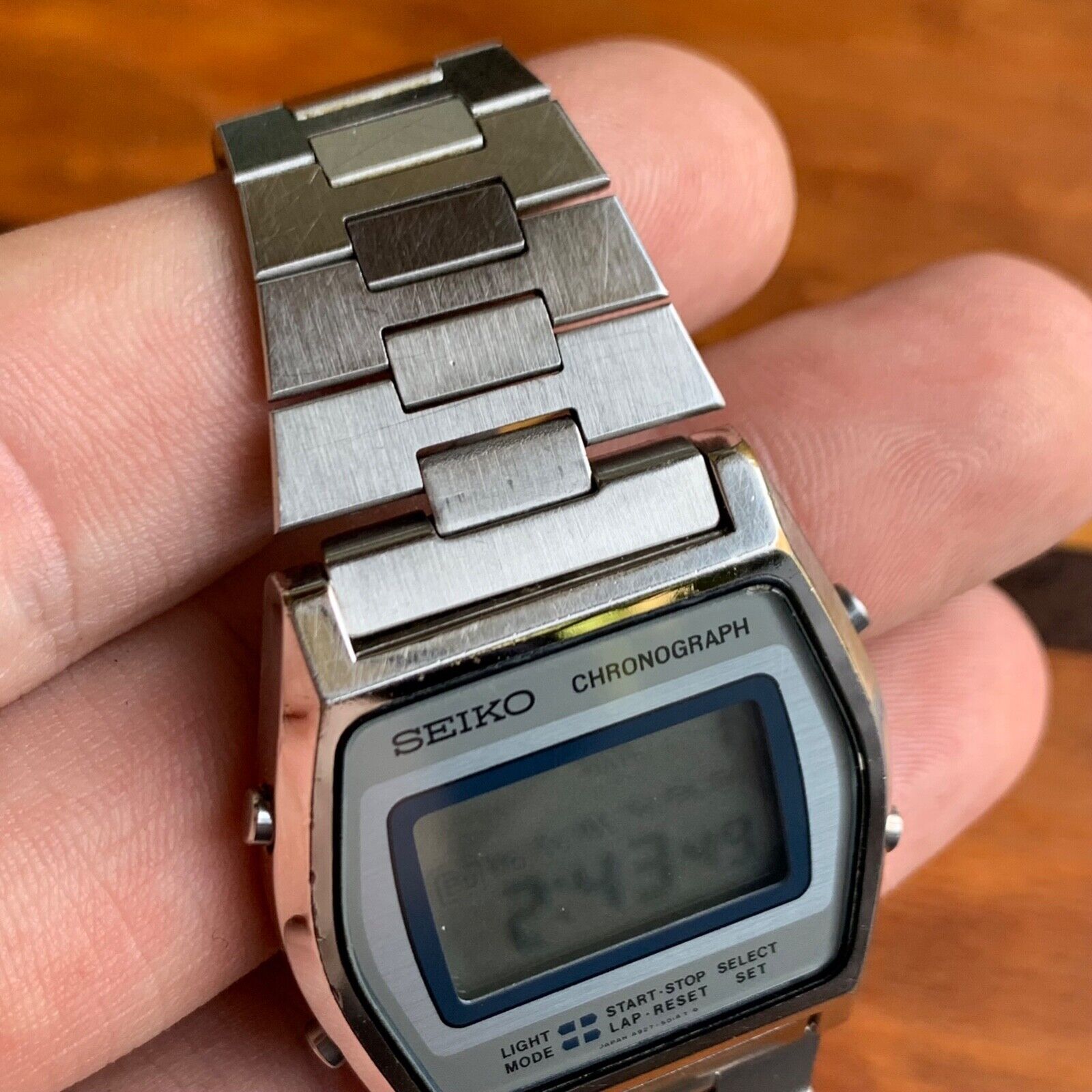 Vintage 1981 Seiko A927-5010 LCD Digital Quartz Wristwatch