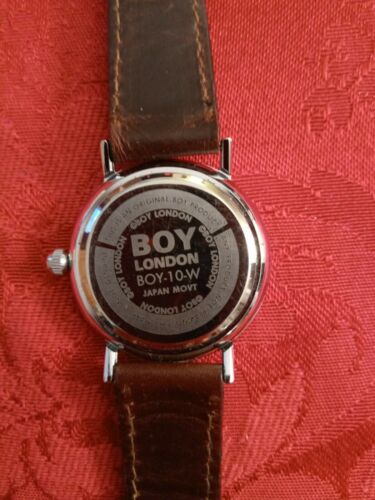 VINTAGE ENGLISH BOY LONDON WATCH NEEDS BATTERY big star