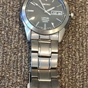 Seiko Titanium 7N43-0AS0 Men's Day Date Watch Runs New Battery