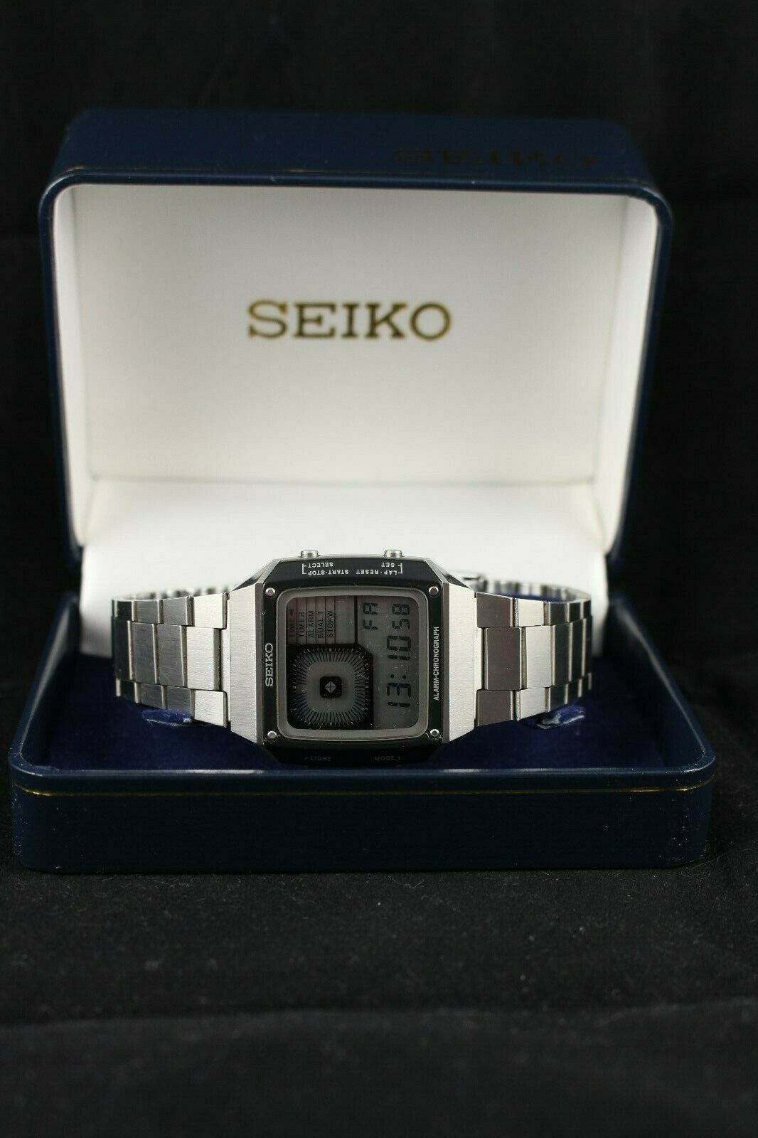 Seiko G757 401A Vintage Digital LCD Men s Watch WatchCharts