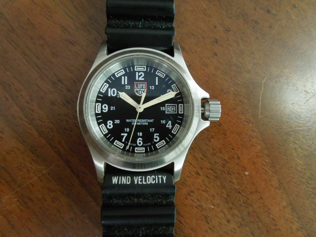 VINTAGE Mens LUMINOX Swiss Watch Series 800 Sapphire Crystal Stainless Case  | WatchCharts Marketplace