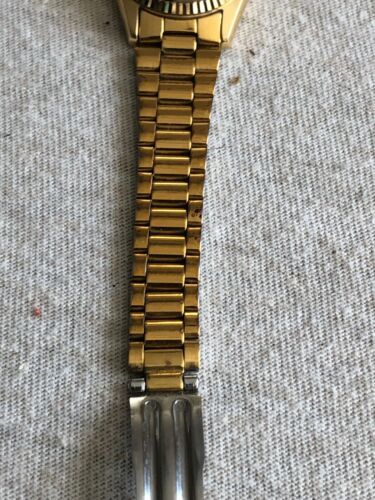 Vintage Seiko Date Day Gold Tone Quartz Wrist Watch 2A23 0030