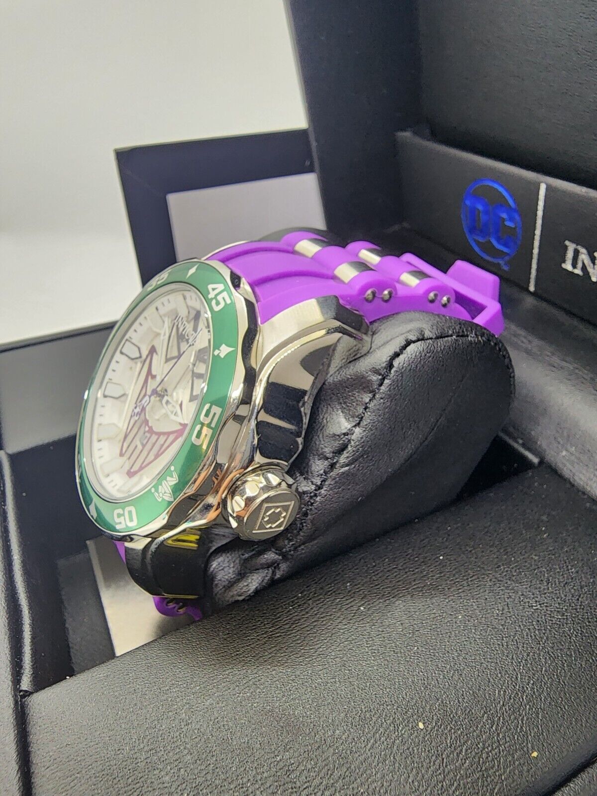 Stainless steel discount invicta joker watch