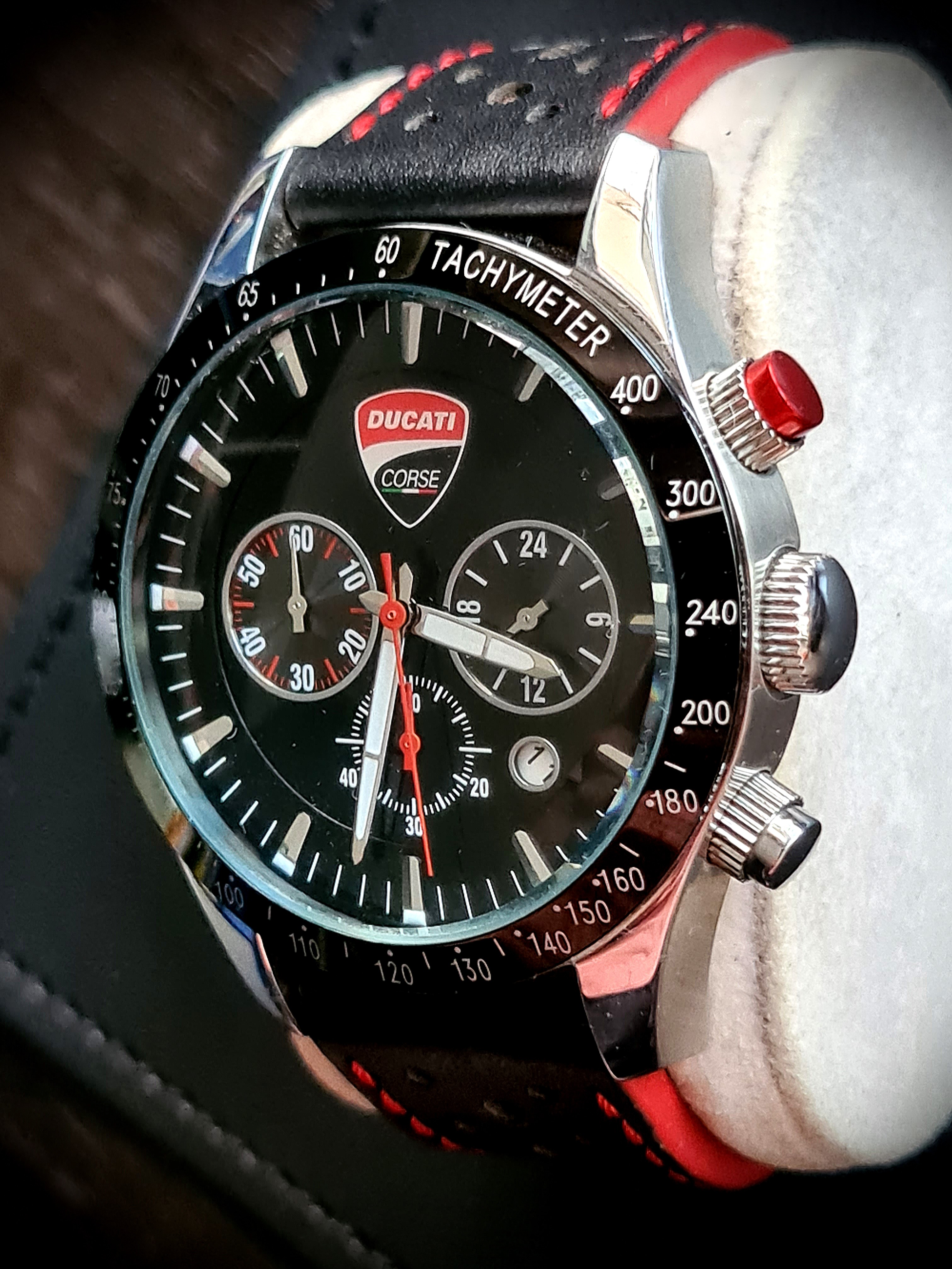 Corse Watch | WatchCharts Chronograph Ducati