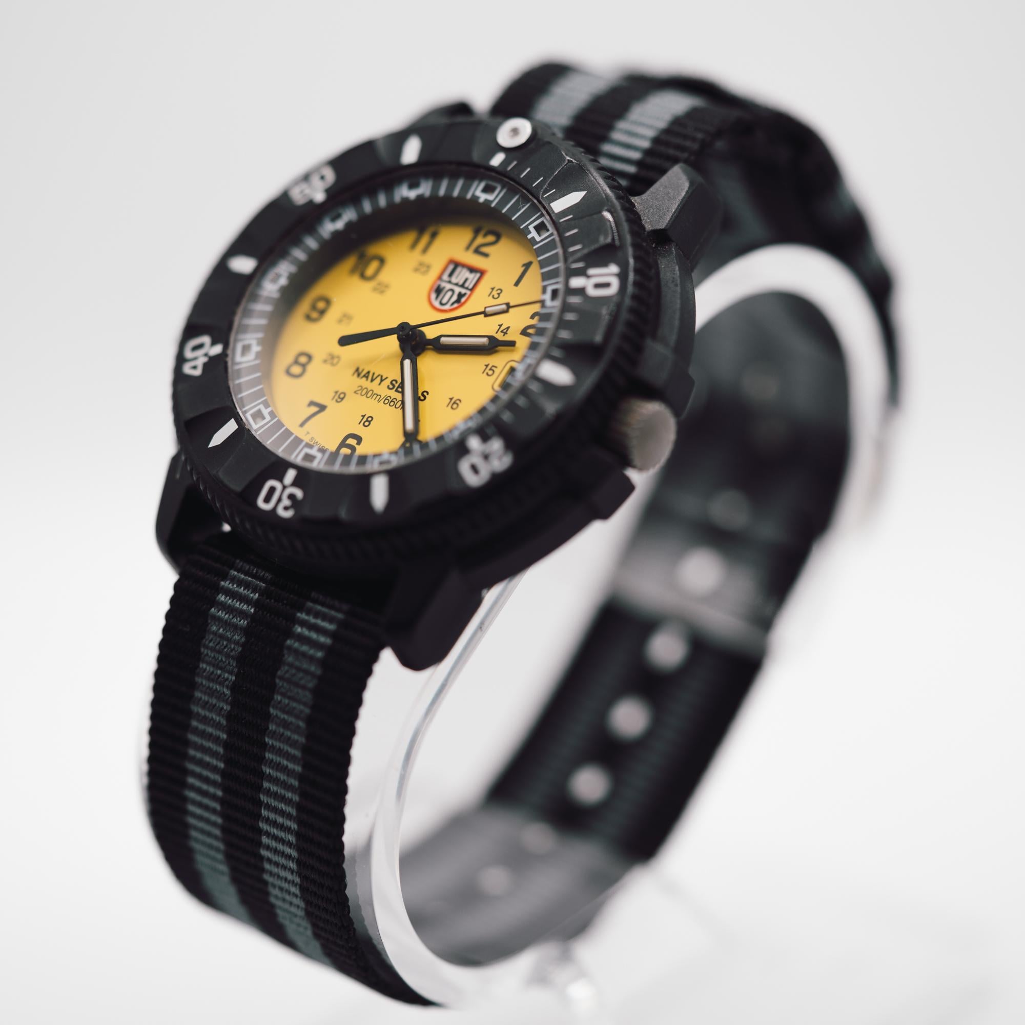 WTS] Luminox Navy Seals Original 3000 Yellow Dial 3H MBM 200m $99