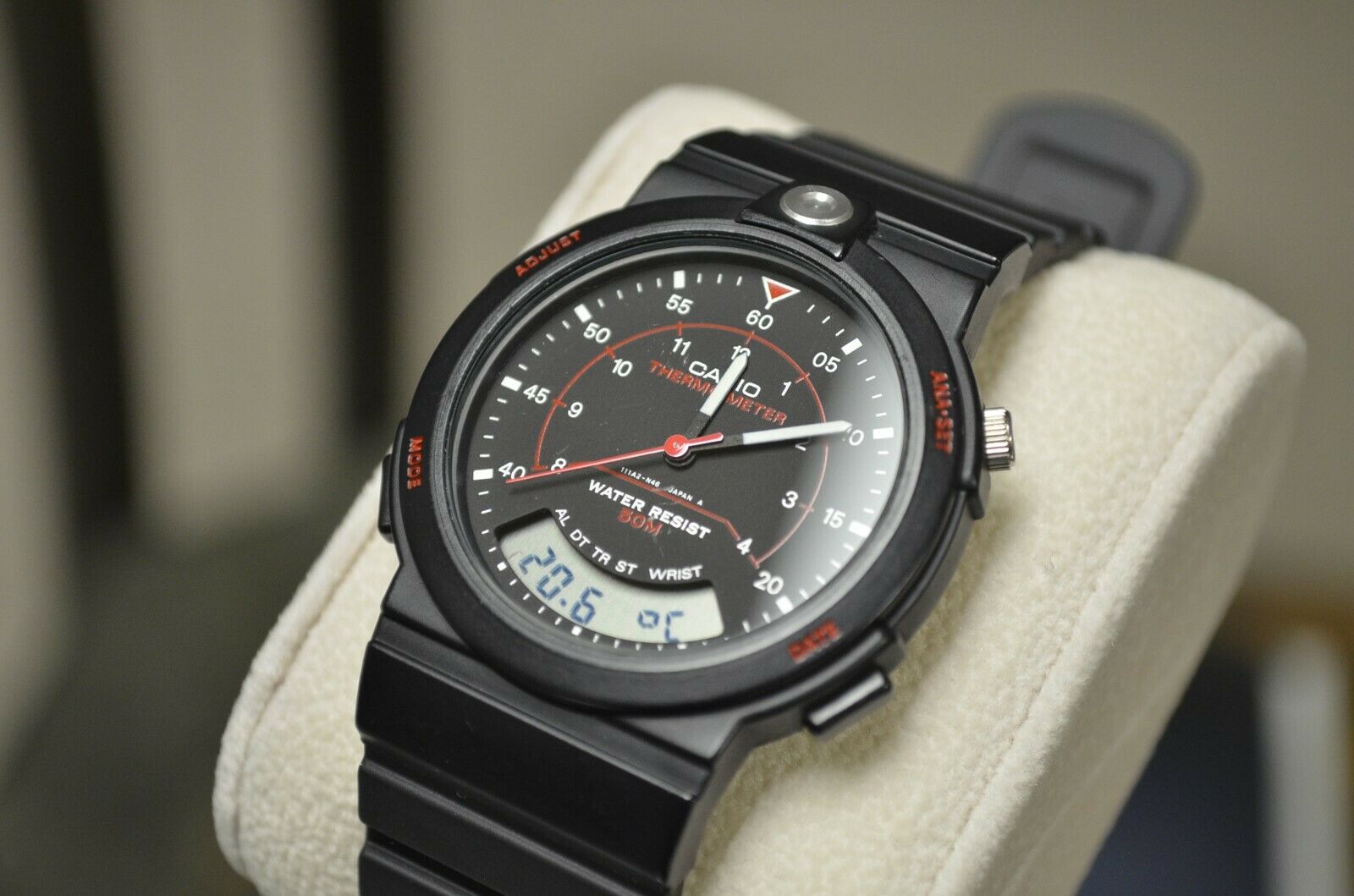 NOS CASIO AW-10 ANALOG/DIGITAL THERMOMETER WATCH VINTAGE 1985
