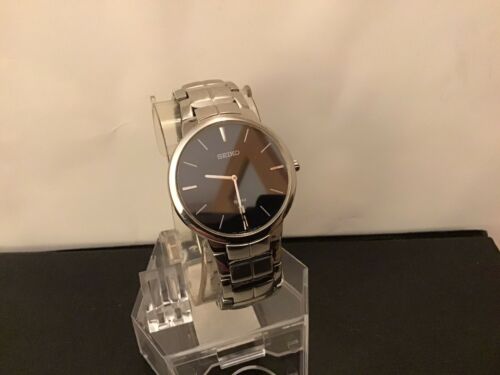 Seiko Date Mens Watch 7N39-OBB0 Sapphire Crystal Spairs Or Seiko Date Mens Watch 7N39-OBB0 Sapphire Crystal Spairs Or