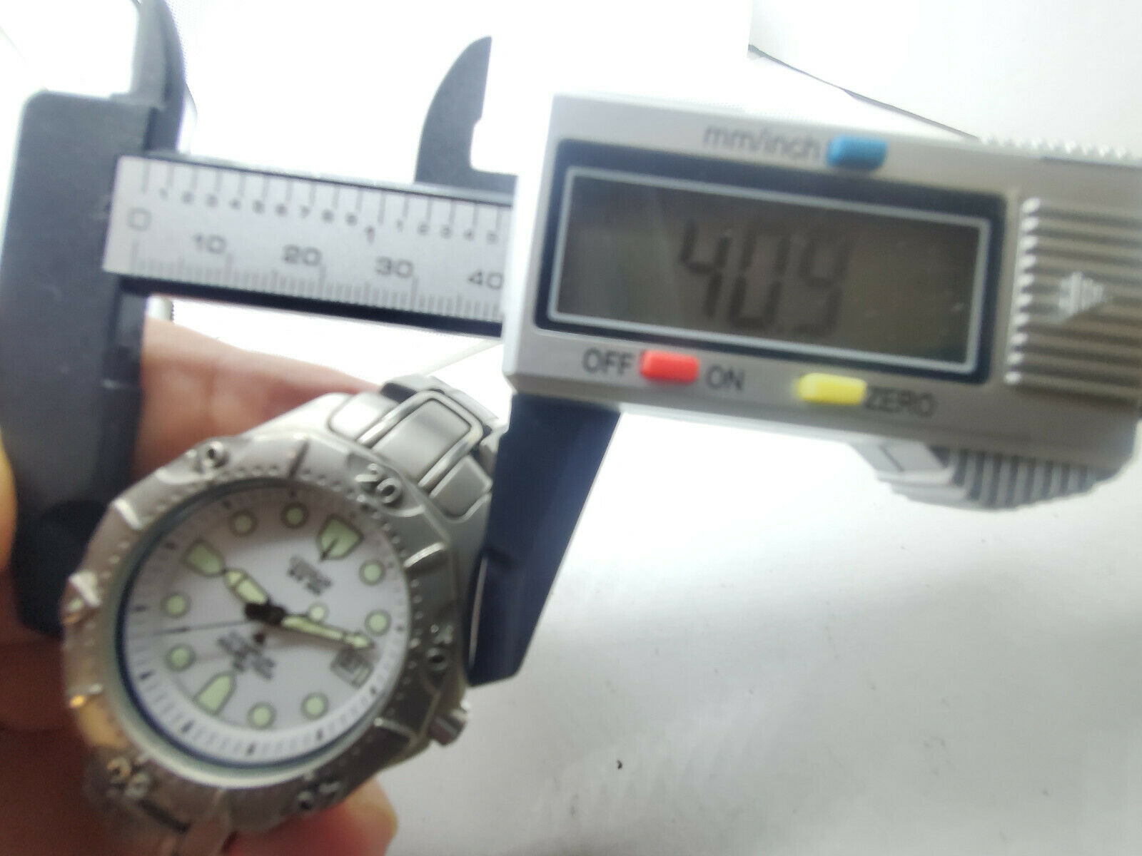 Citizen Solar Tech Eco Drive Titanium 180 7875-h04945 Divers