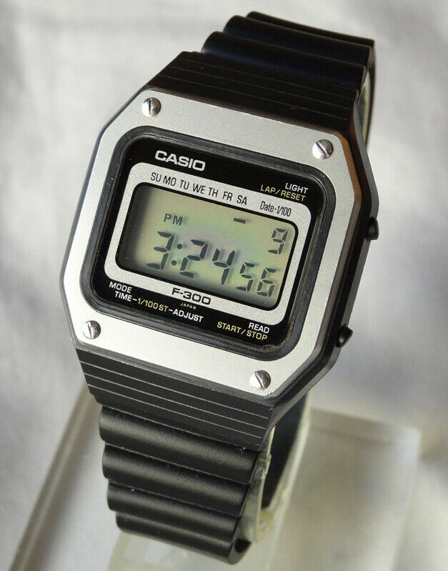 レア VINTAGE 1980's CASIO F-300 デジタル腕時計 Vintage Casio F-300 Start-stop Lap Reset Water-resistant Watch