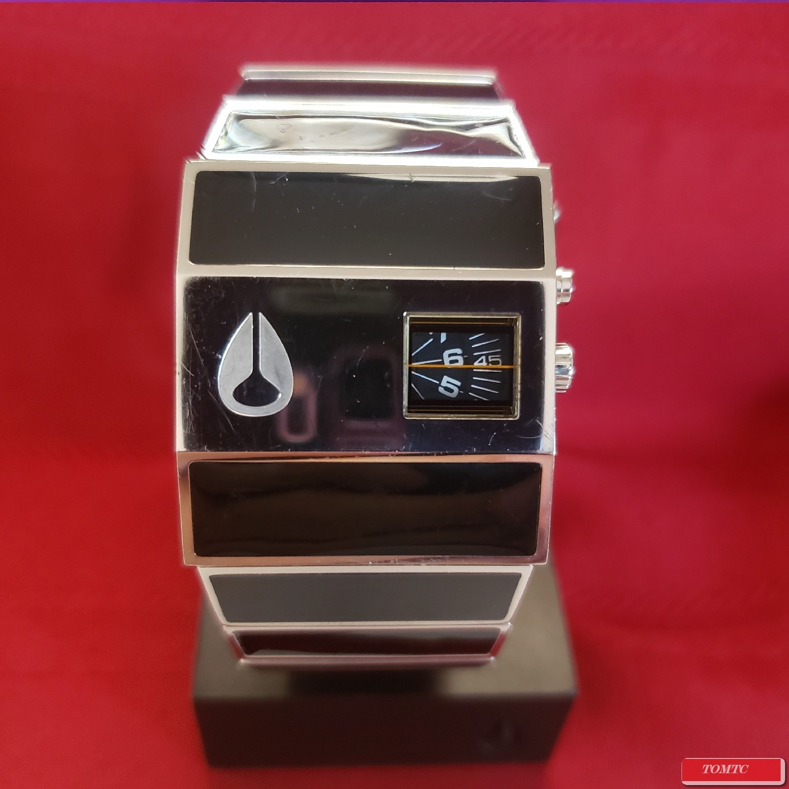 Nixon High Tide A1308-625-00: Orologio Digitale Con Movimento Giapponese, Perfetto Per I Surfer