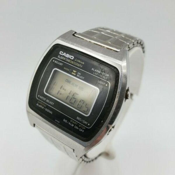 Casio Alarm Chronograph 83QS27 Rare Vintage Digital Men's Watch New