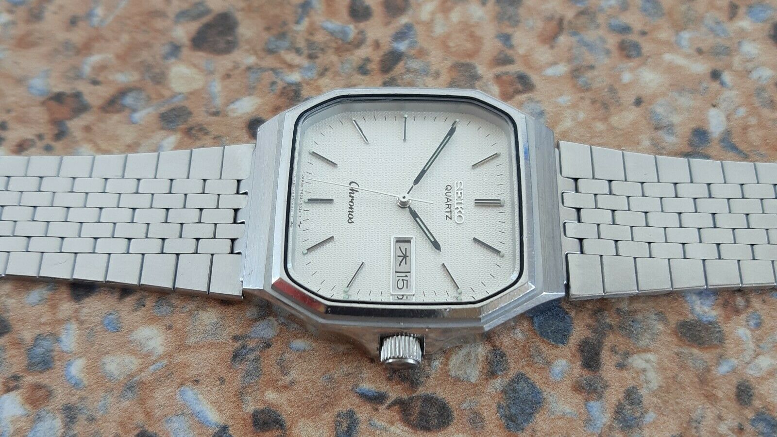 Vintage Seiko Chronos Quartz 7433 5010 December 1985 Screwdown