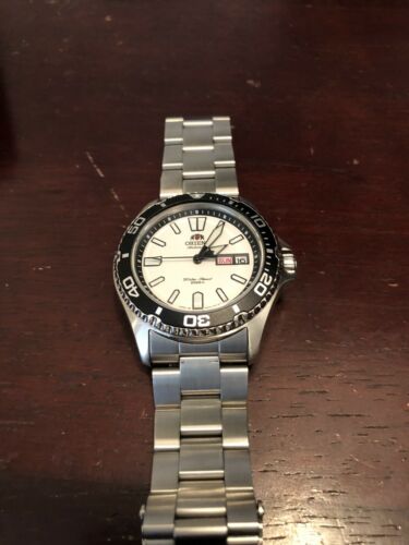 orient mako white face