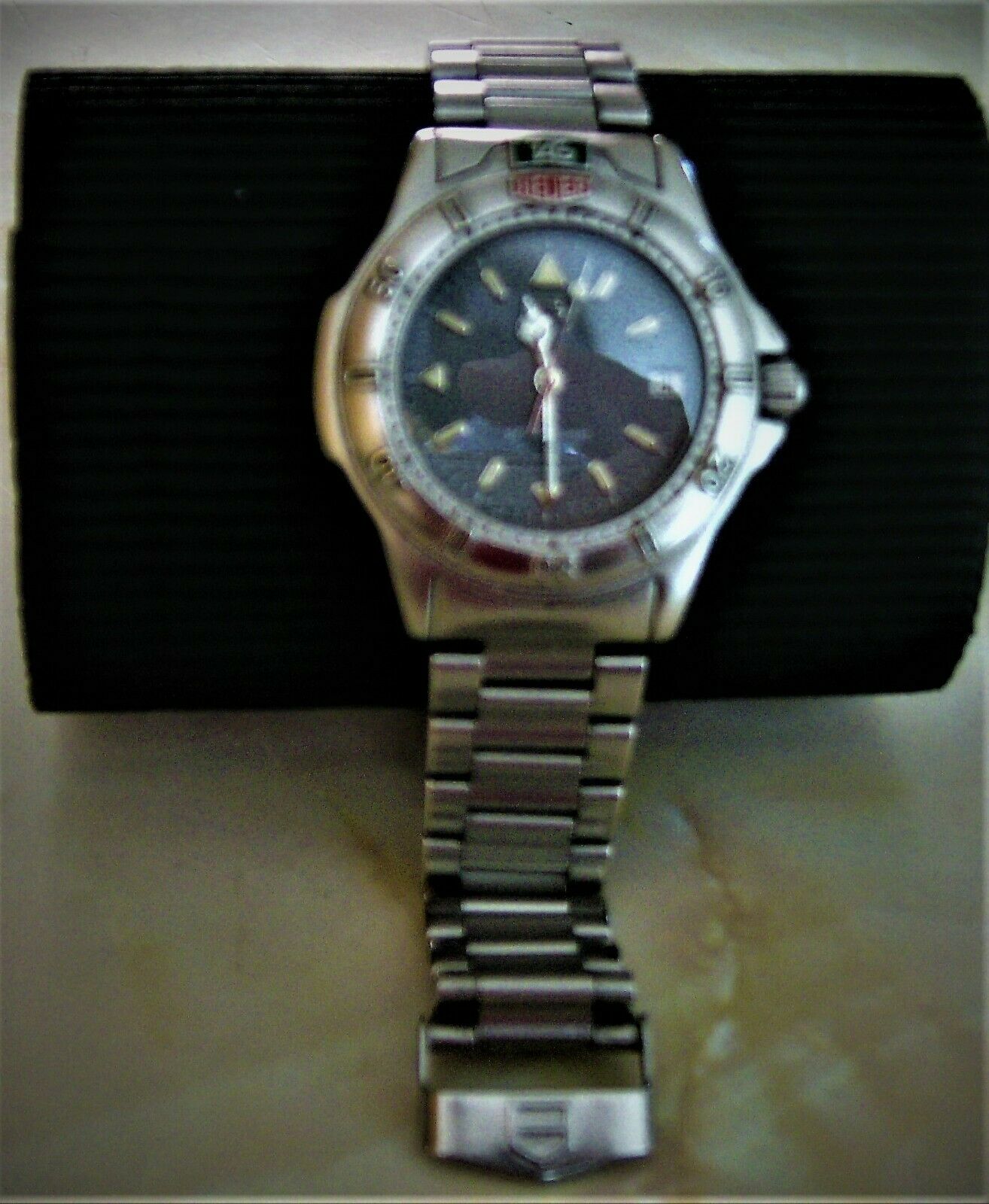 A Tag Heuer Professional 4000 Series Men s Quartz Wristwatch 999