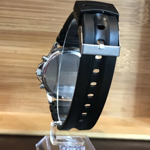 Vintage Seiko 7T92-0880 Men's Chronograph Quartz Watch. New
