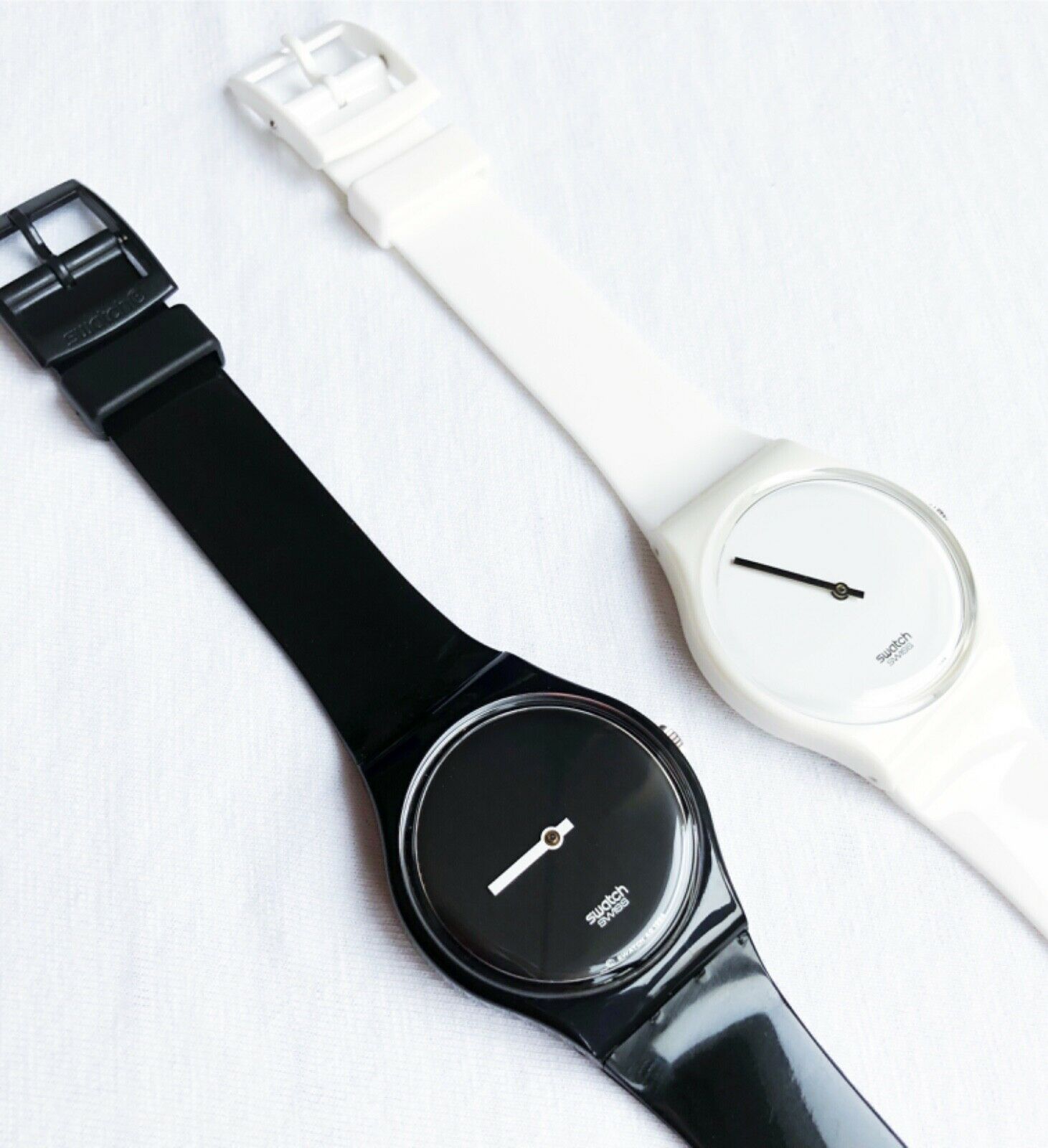 Swatch white hours online black minutes