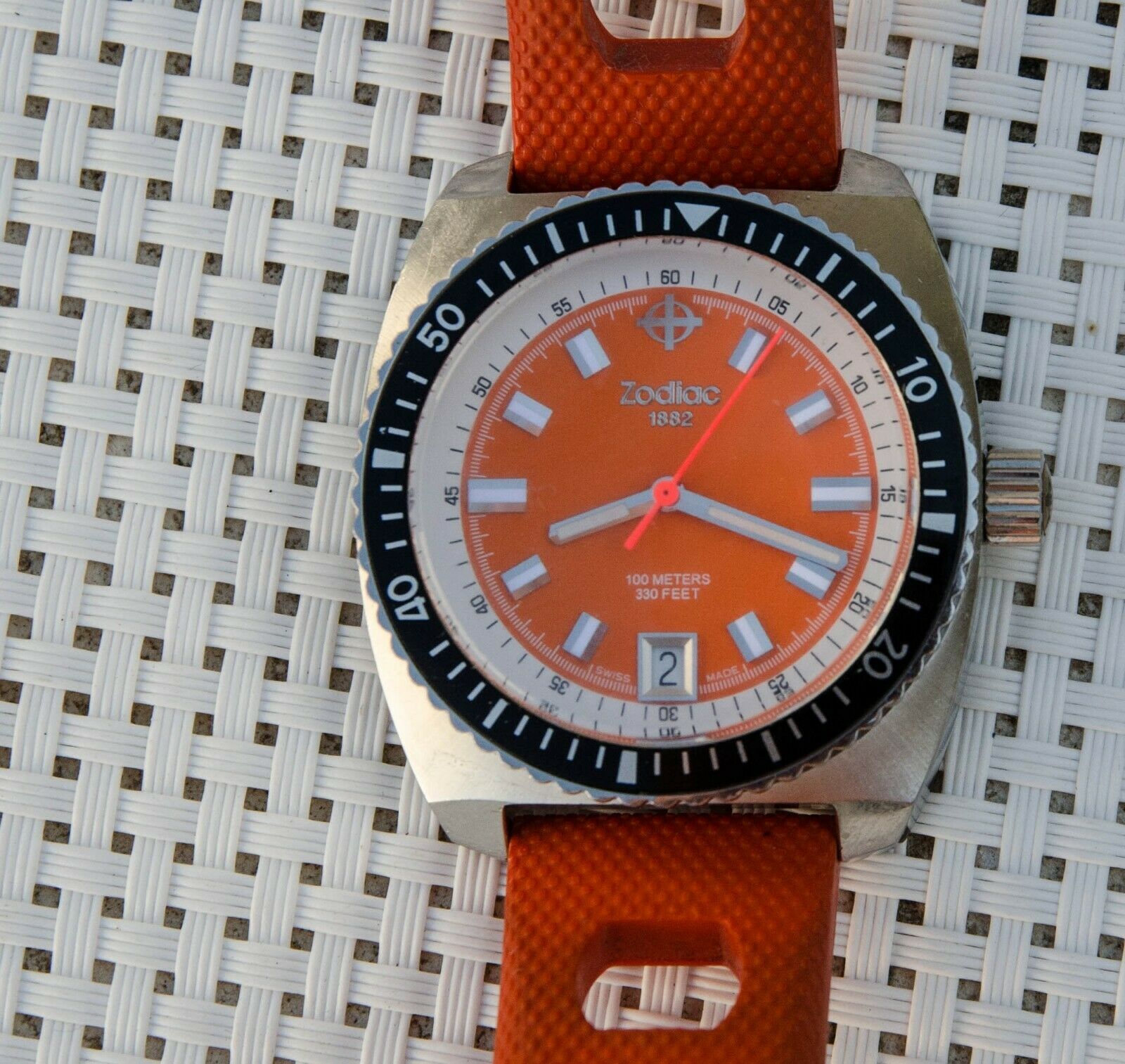 Zodiac Seadragon ZO2202 Orange Quartz Swiss Diver Rotating Bezel 