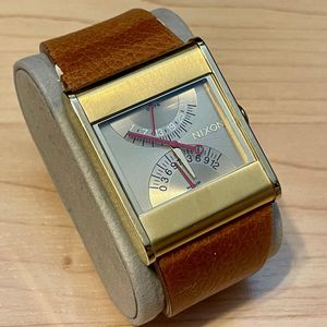 ニクソン NIXON 腕時計 BACK TO THE FUTURE R1G1 NIXON BACK TO THE FUTURE The R1G1 #A039-1000 Black Leather