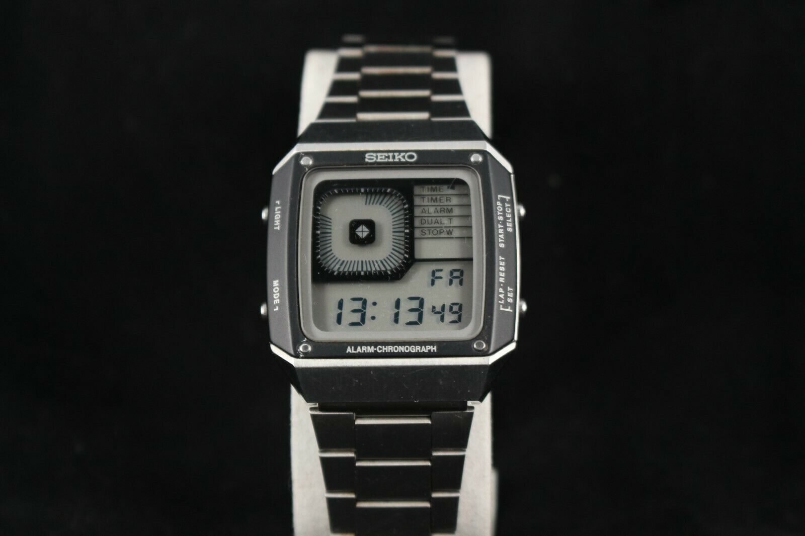 Seiko G757 401A Vintage Digital LCD Men s Watch WatchCharts