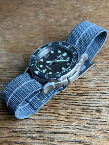 Vintage Seiko 5H25-6030 Diver Scuba 200M Date Quartz Mens Watch