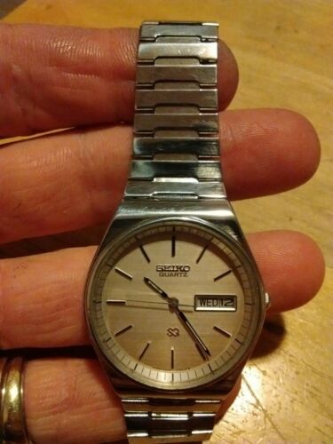 Vintage Seiko 8223 7070 Day Date Men s Watch running 8223A