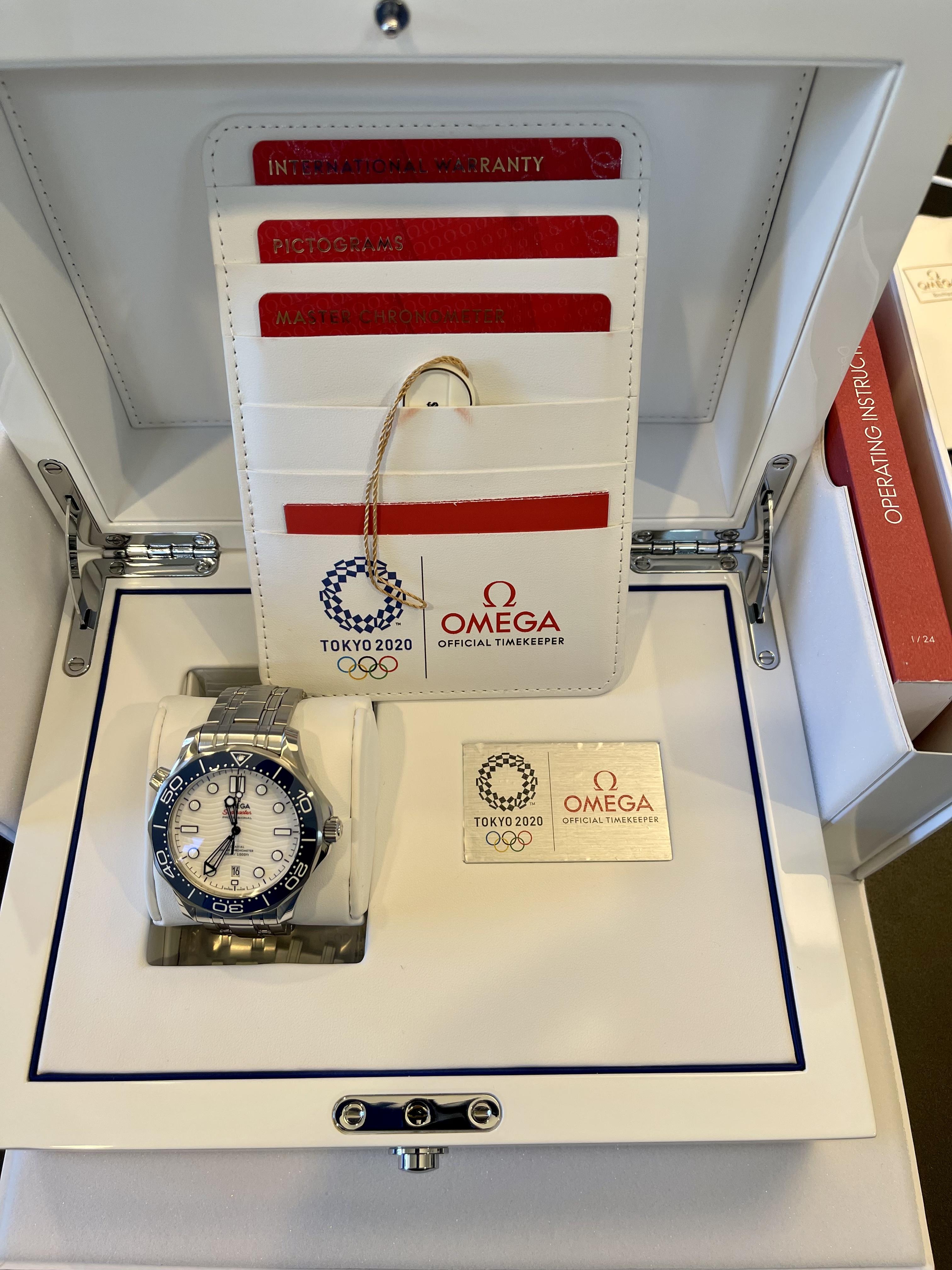 TOKYO 2020 オリンピック非売品 クールボックス Omega Seamaster 300M 2020 Tokyo Olympics LE - White Ceramic Dial