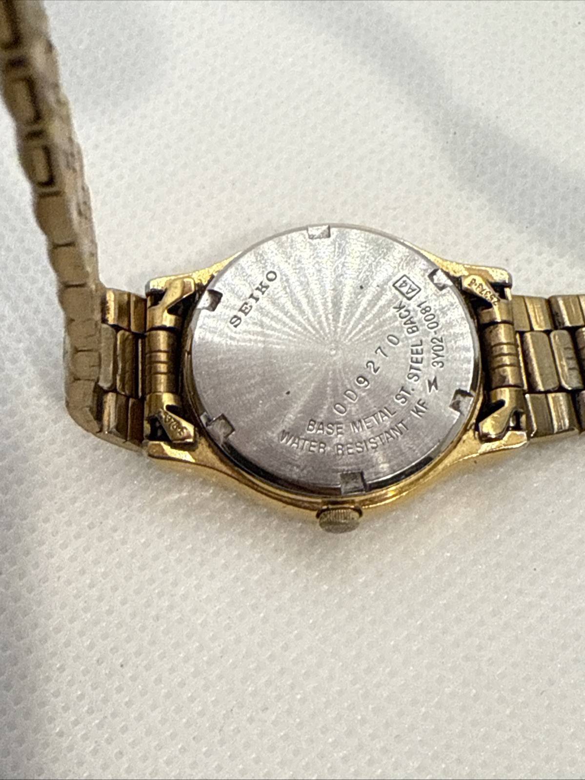 Vintage Seiko 3Y02-0081 Stainless Steel Watch | WatchCharts