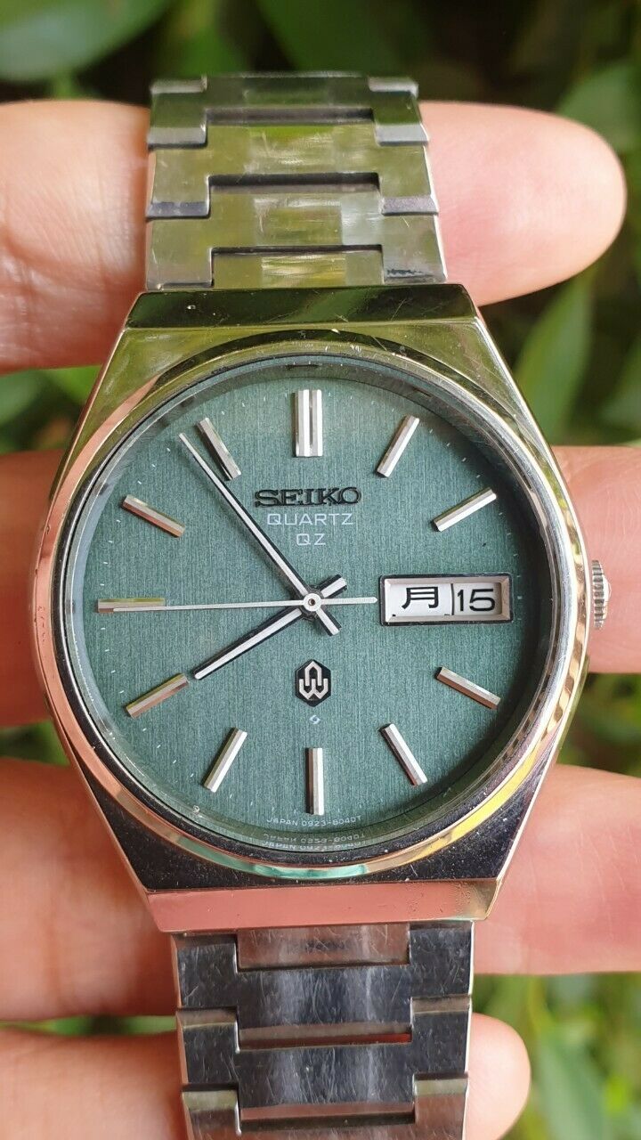 Seiko Quartz QZ 0923-8040 Dark Green Dial Day Date Dial Mens 1970s 