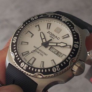 ZODIAC DEEP REEF ZO7901, SWISS MADE, DAY-DATE, 200M/660FT, 49 MM 
