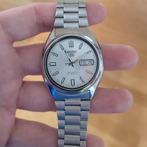 WTS] Seiko 5 SNXS73 in silver — an OP on a budget | WatchCharts