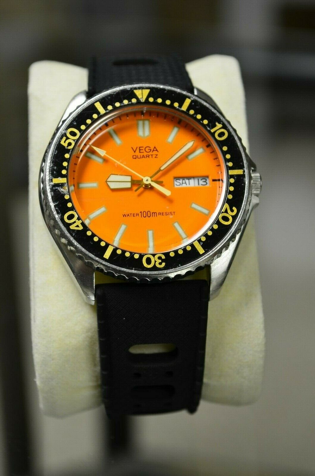 CITIZEN VEGA ORANGE DIVER 100M QUARTZ DIVE WATCH VINTAGE JAPAN