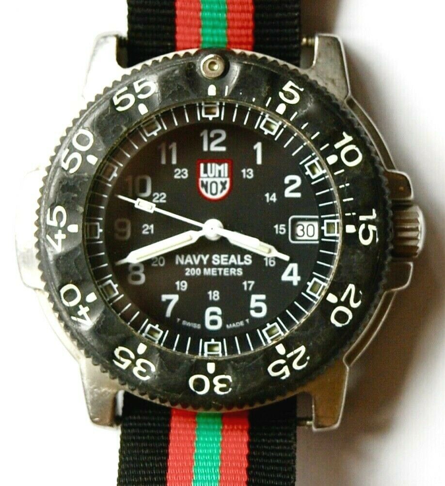 VINTAGE MENS LUMINOX NAVY SEAL SERIES 3100 DIVER DIVE WATCH NEW