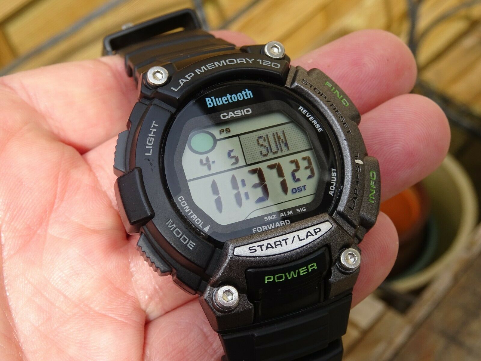 Casio STB-1000-1EF Bluetooth Sports watch |