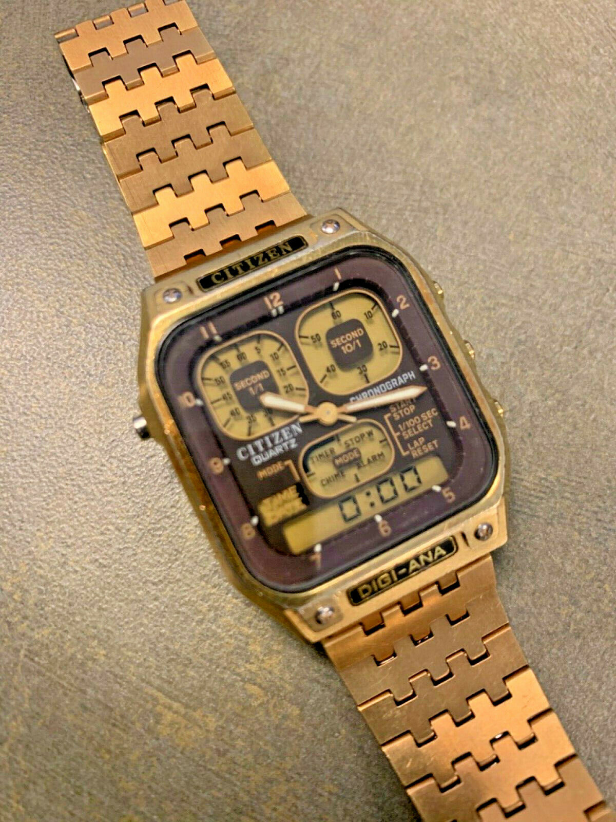 vintage an・an no.3 SUPERB VINTAGE 1982 CITIZEN 8943-083661 ANA DIGI ROBOT FACE WATCH