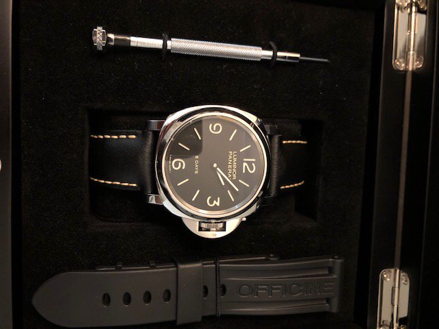 Panerai 560 clearance sandwich dial