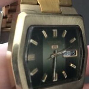 SEIKO 6119-5460 VINTAGE AUTOMATIC, GOLD TONED , SQUARE TV STYLE, GREEN DIAL  . | WatchCharts