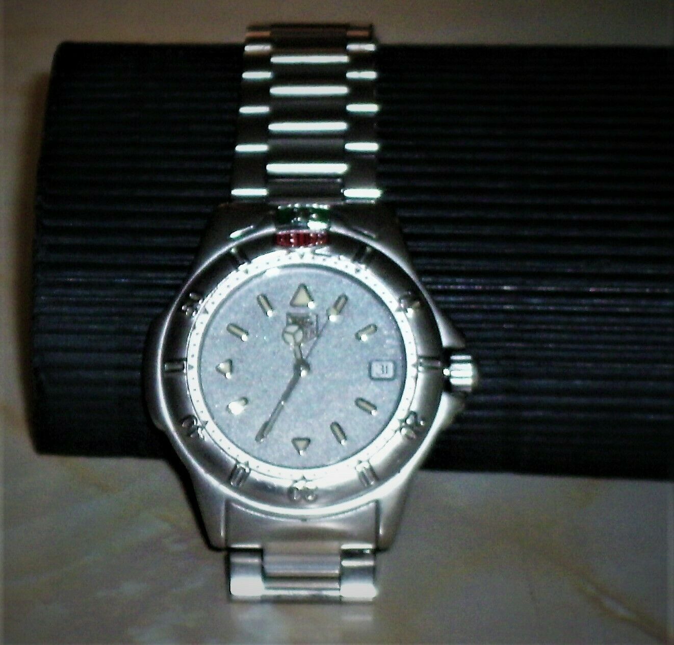 A Tag Heuer Professional 4000 Series Men s Quartz Wristwatch 999