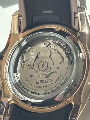 Seiko 4R37 01A0 Automatic 24 Jewel Water Resistant watch