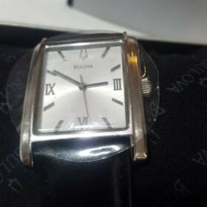 Bulova Water Resistant Men display picture 2