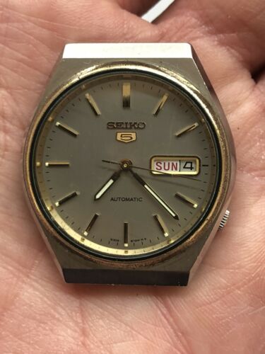 Vintage Seiko 5 Automatic 6309 8820 Wristwatch Date Day