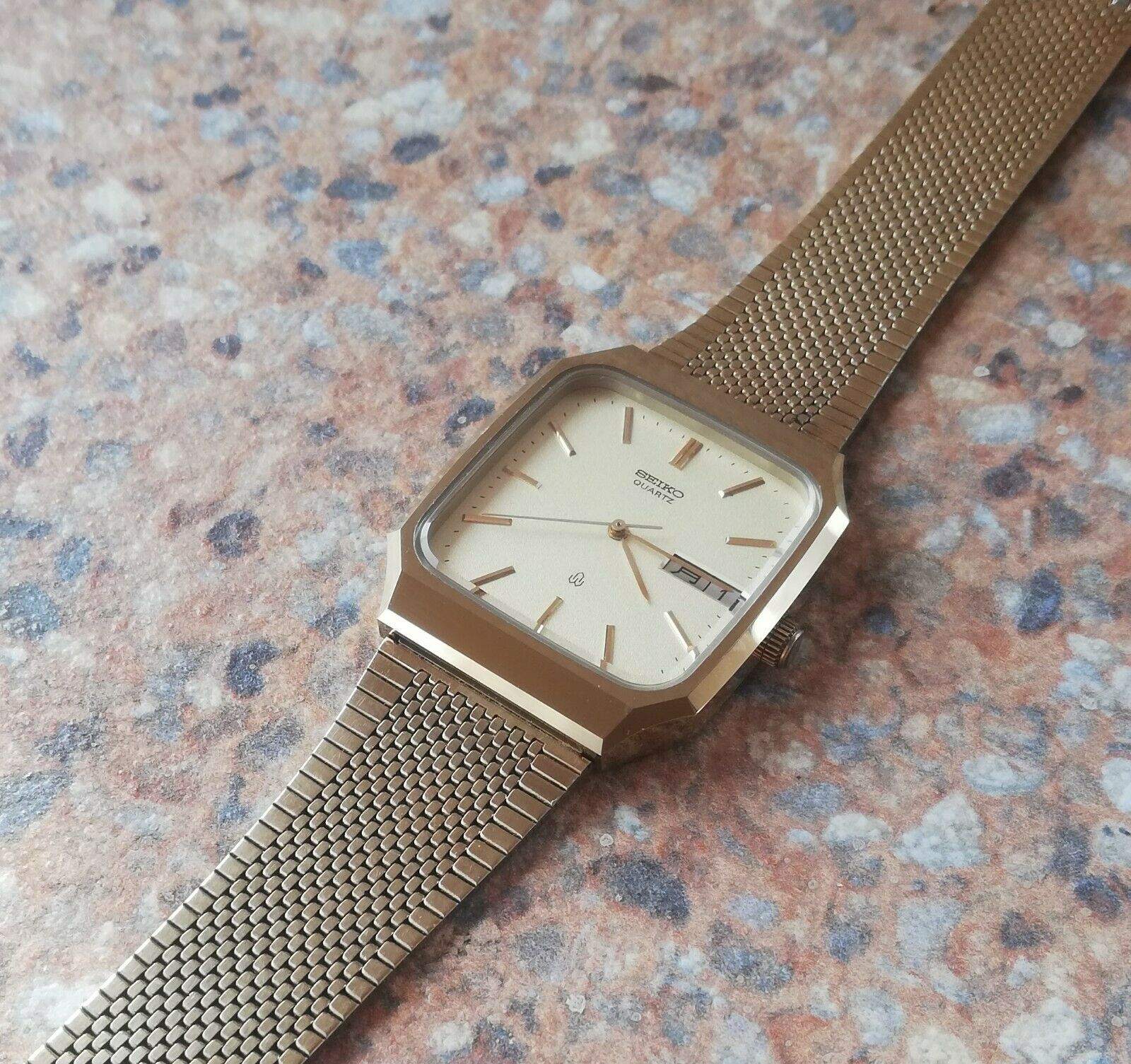 Seiko Quartz 5933 5080 December 1981 Kanji GHA Hard Titanium